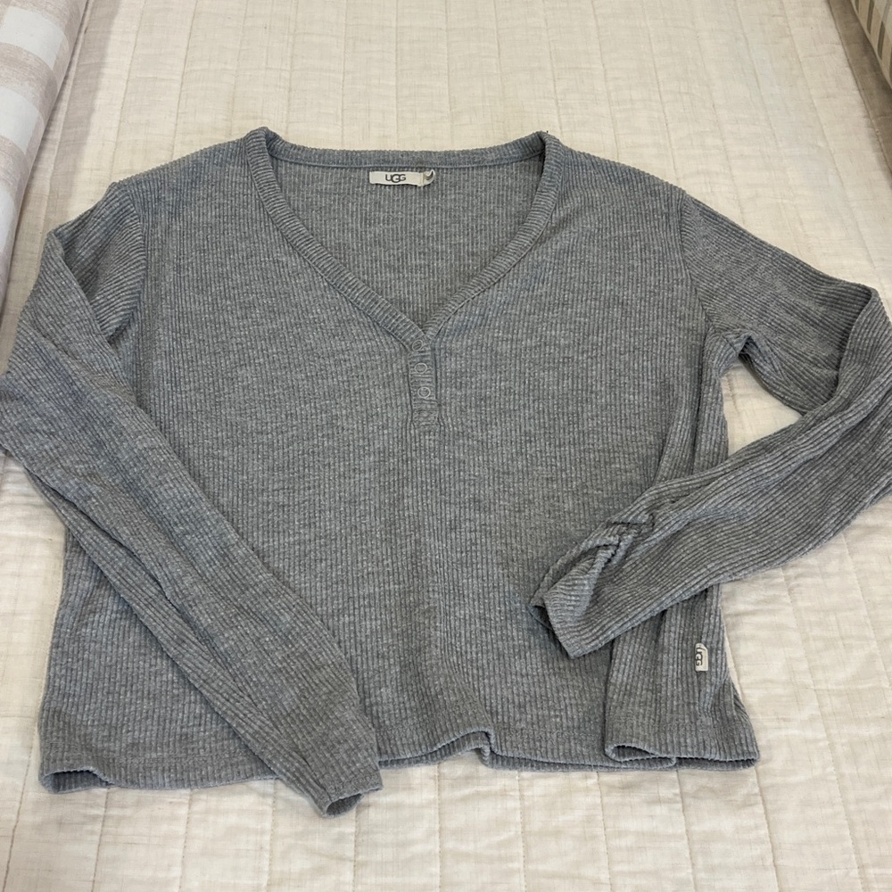 UGG Gray Ribbed Long Sleeve V-Neck Top